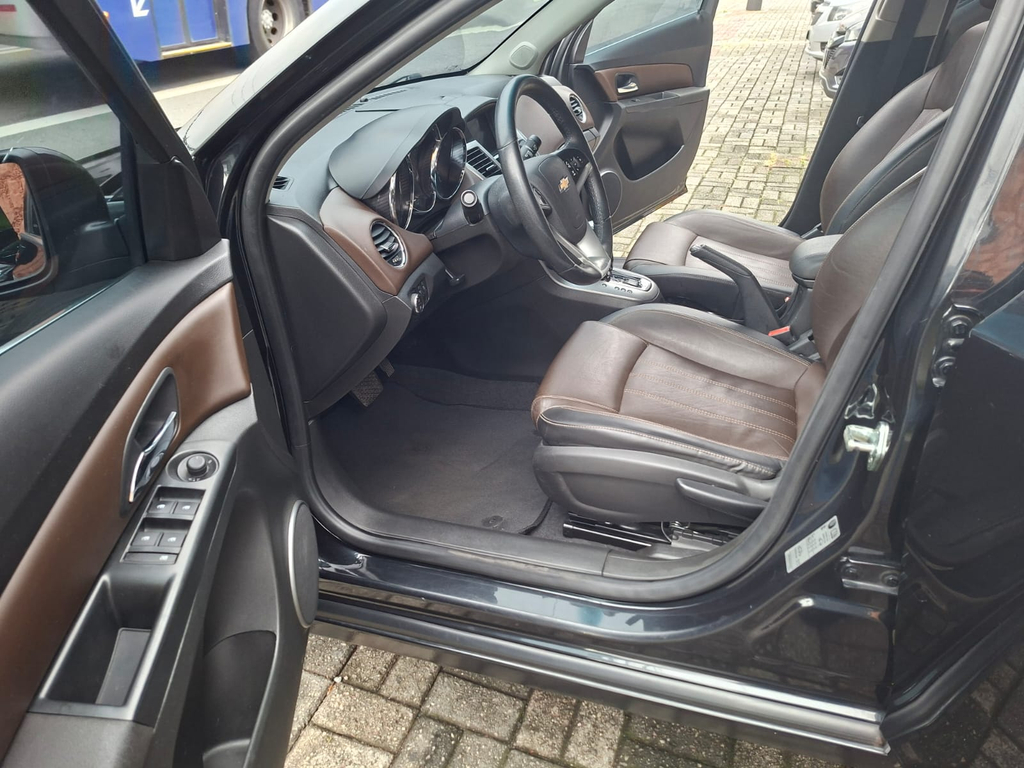 Chevrolet Cruze Sedan Preto