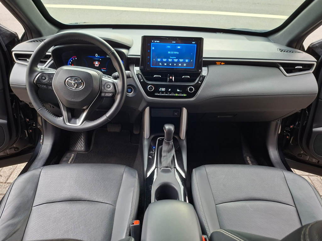 Toyota Corolla Cross Preto