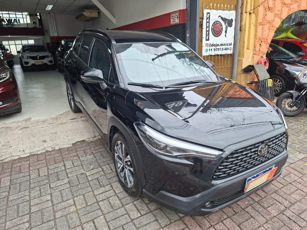 Toyota Corolla Cross Preto