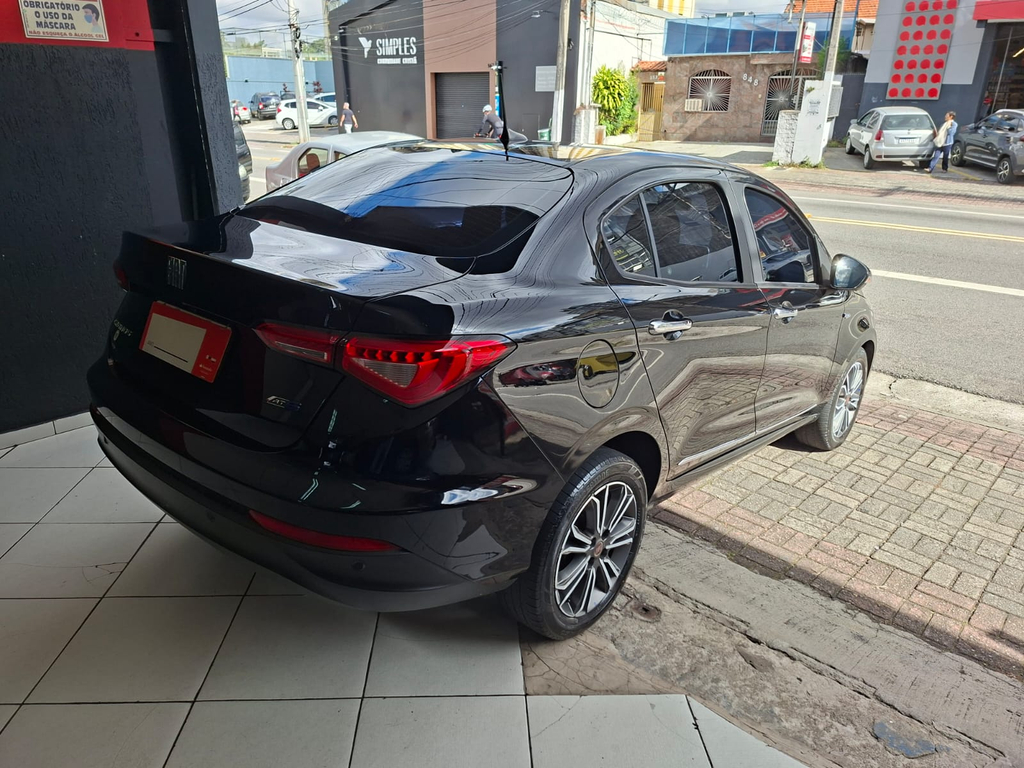 Fiat Cronos Preto