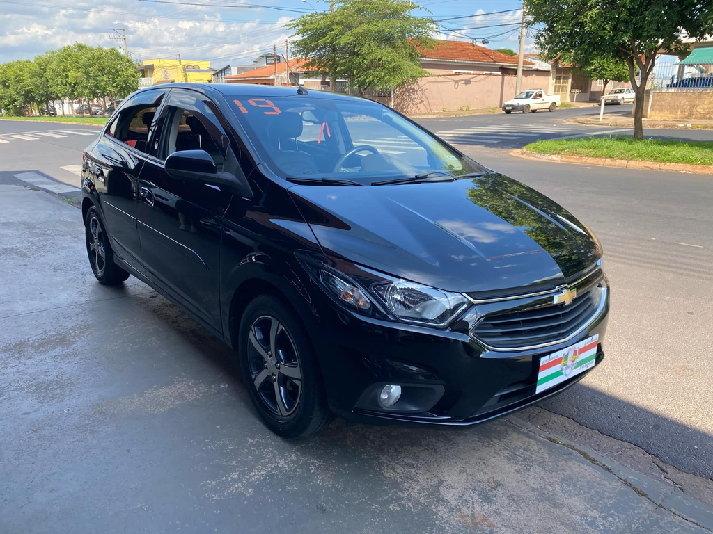 Chevrolet Onix Preto