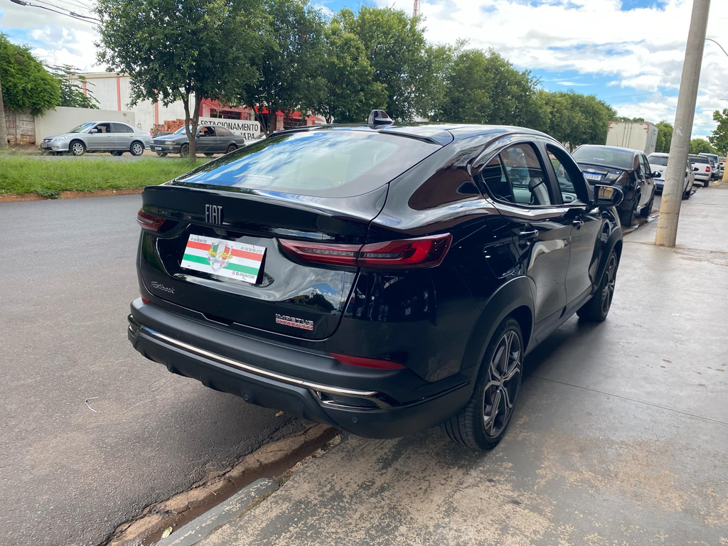 Fiat FASTBACK Preto