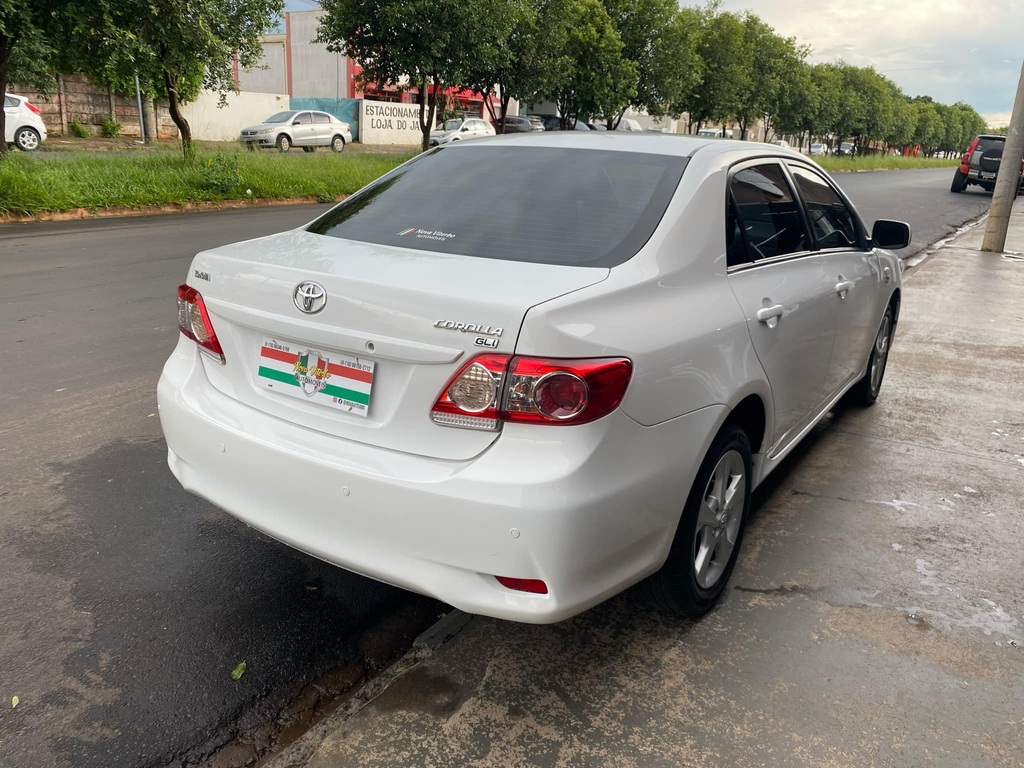 Toyota Corolla Branco
