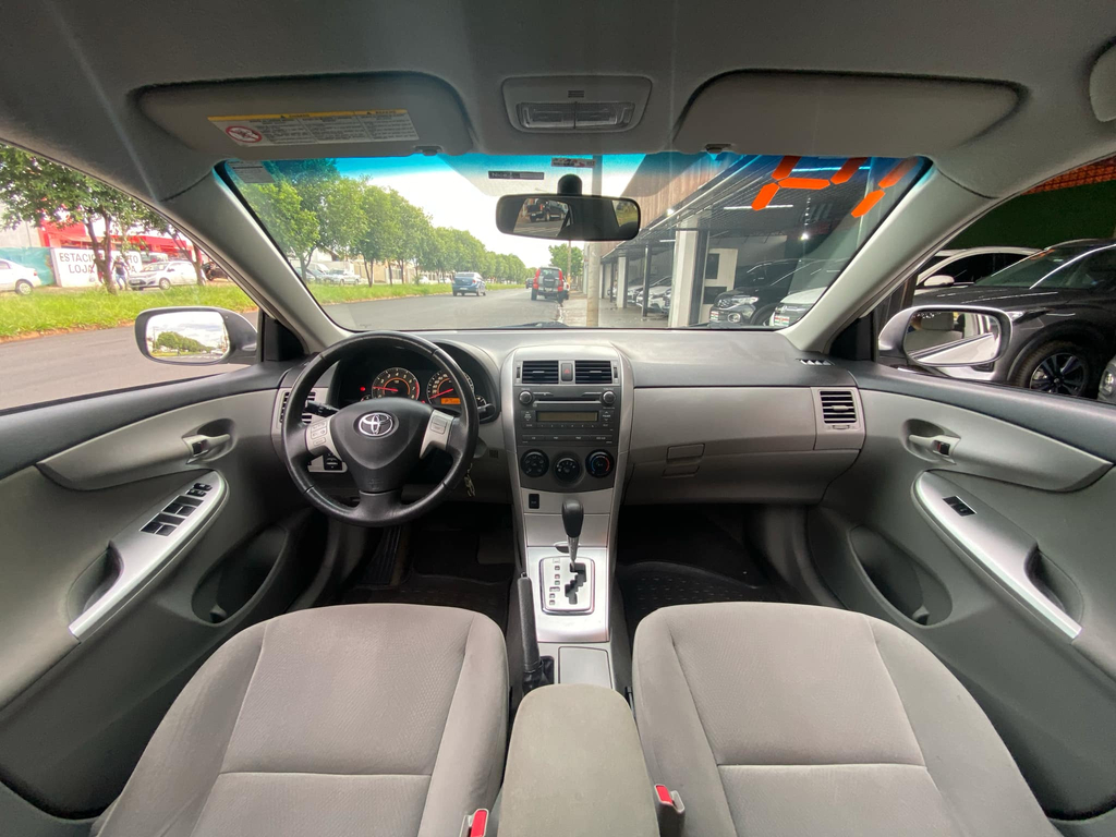 Toyota Corolla Branco