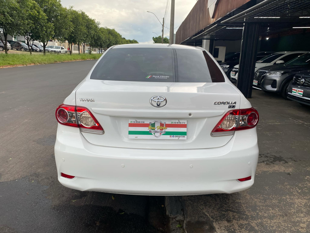 Toyota Corolla Branco