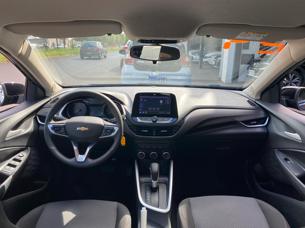 Chevrolet Onix Preto