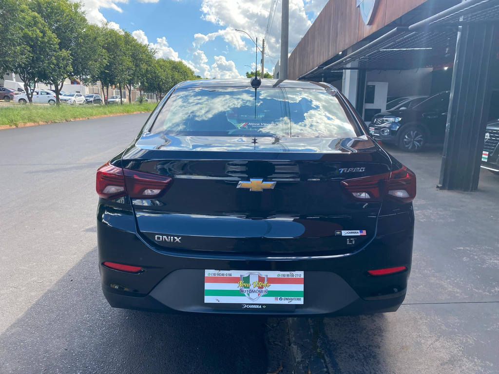 Chevrolet Onix Preto