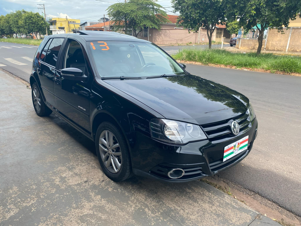 Volkswagen Golf Preto