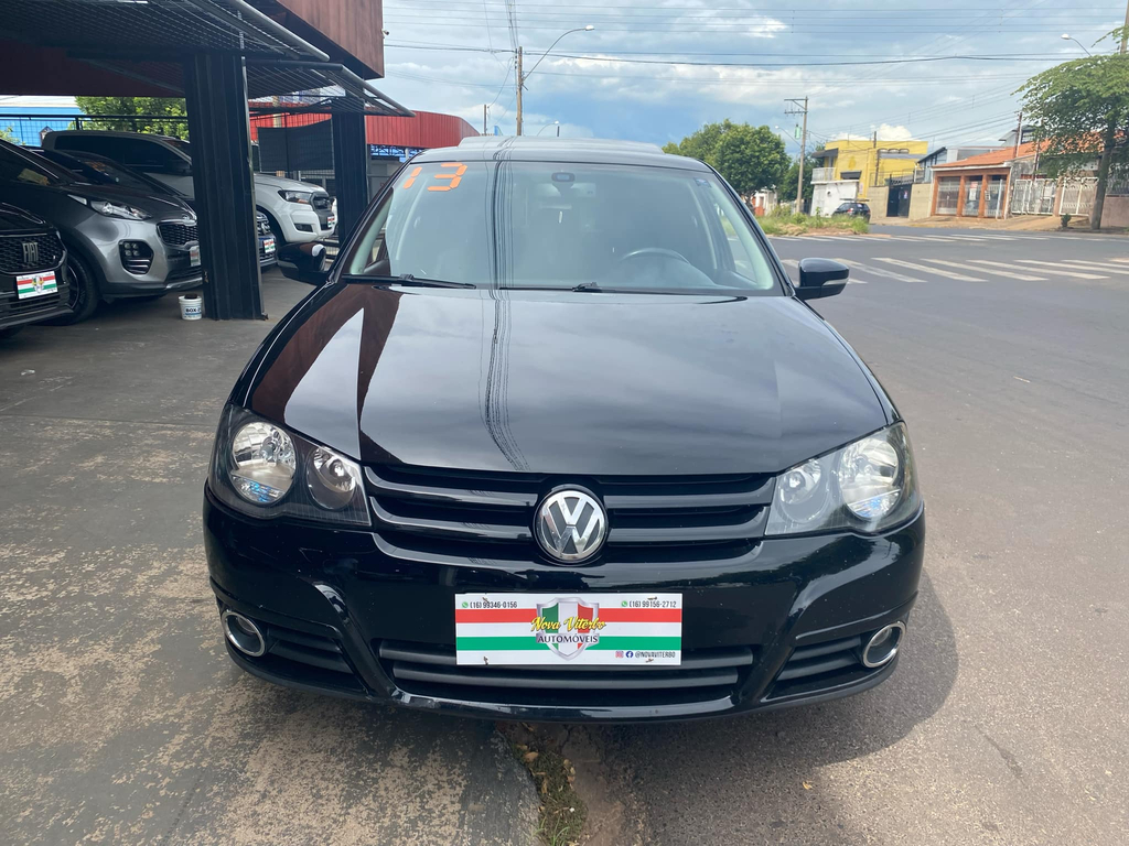 Volkswagen Golf Preto