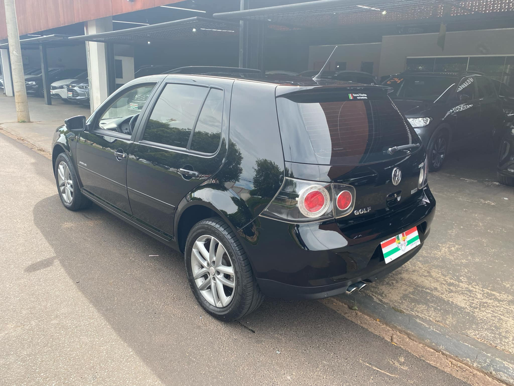 Volkswagen Golf Preto