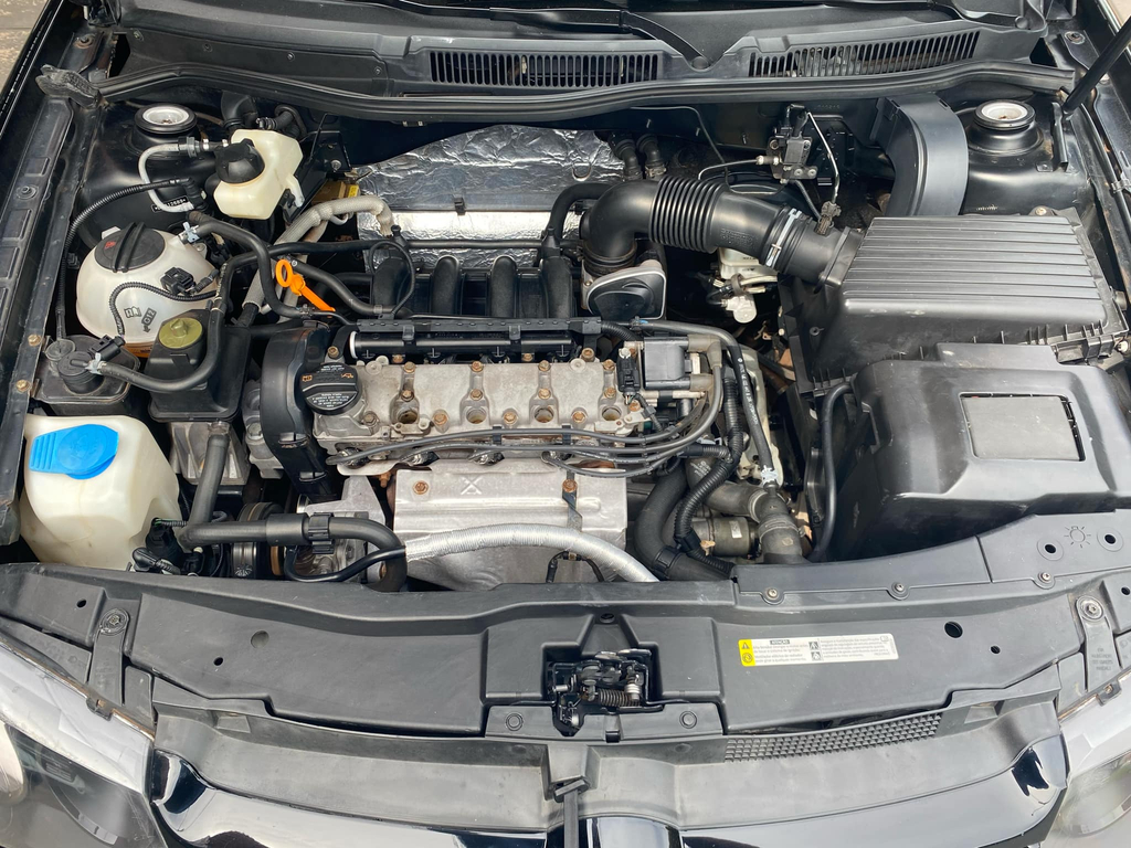 Volkswagen Golf Preto