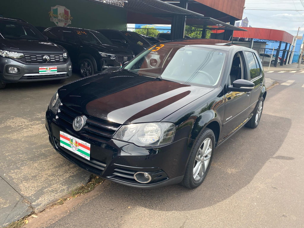 Volkswagen Golf Preto