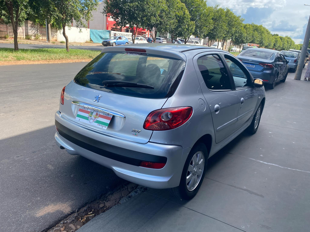 Peugeot 207 Prata