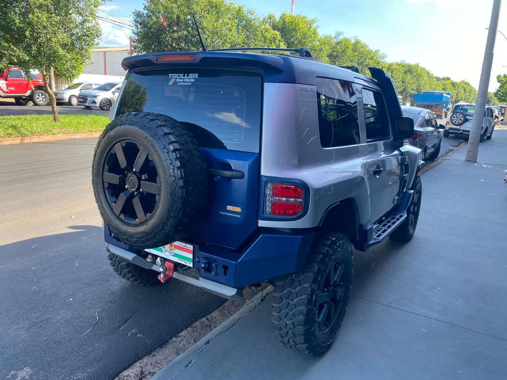 Troller T4 Azul