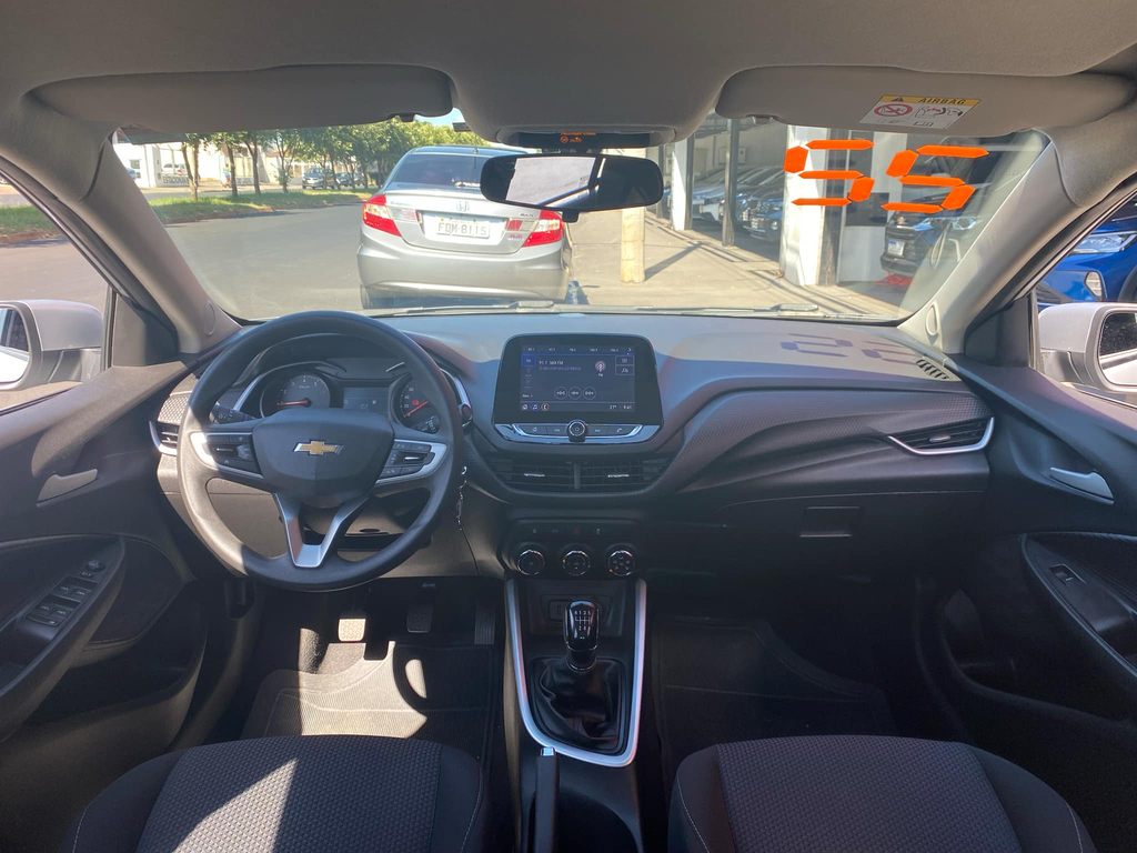 Chevrolet Onix Prata