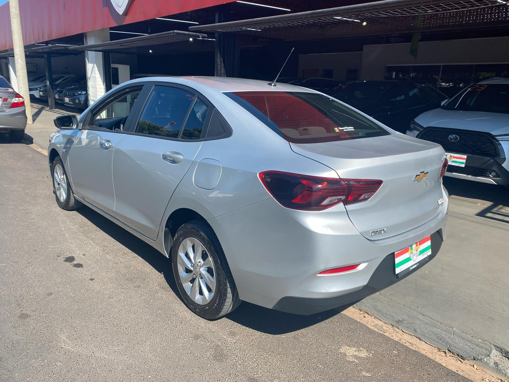 Chevrolet Onix Prata