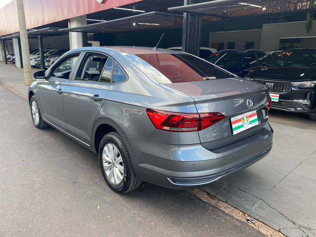 Volkswagen Virtus Cinza