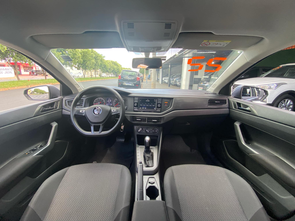 Volkswagen Virtus Cinza