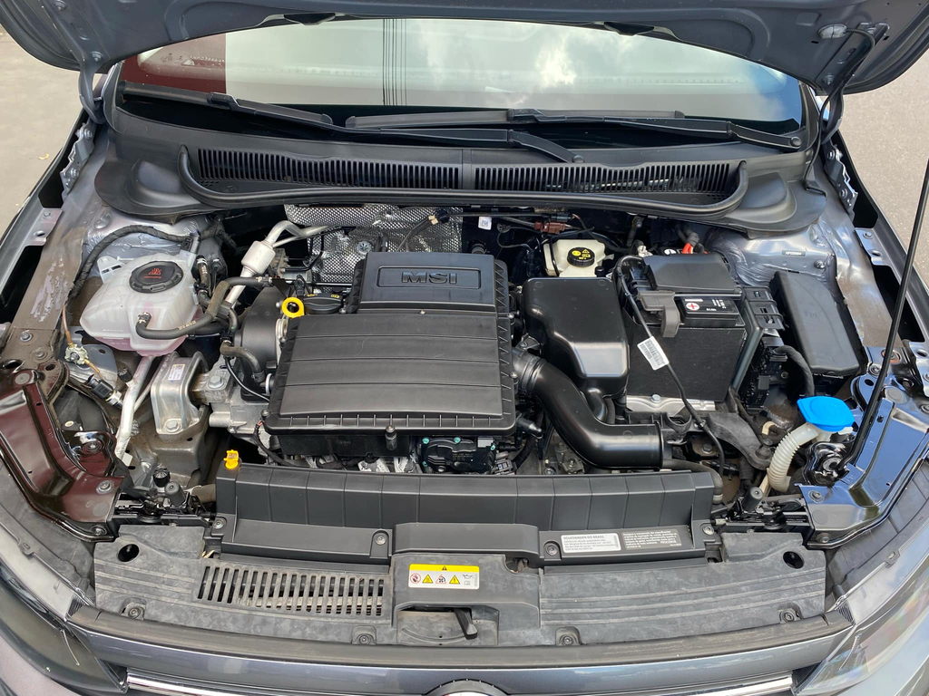 Volkswagen Virtus Cinza
