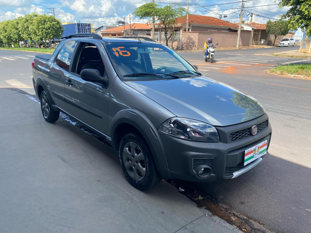 Fiat Strada Cinza