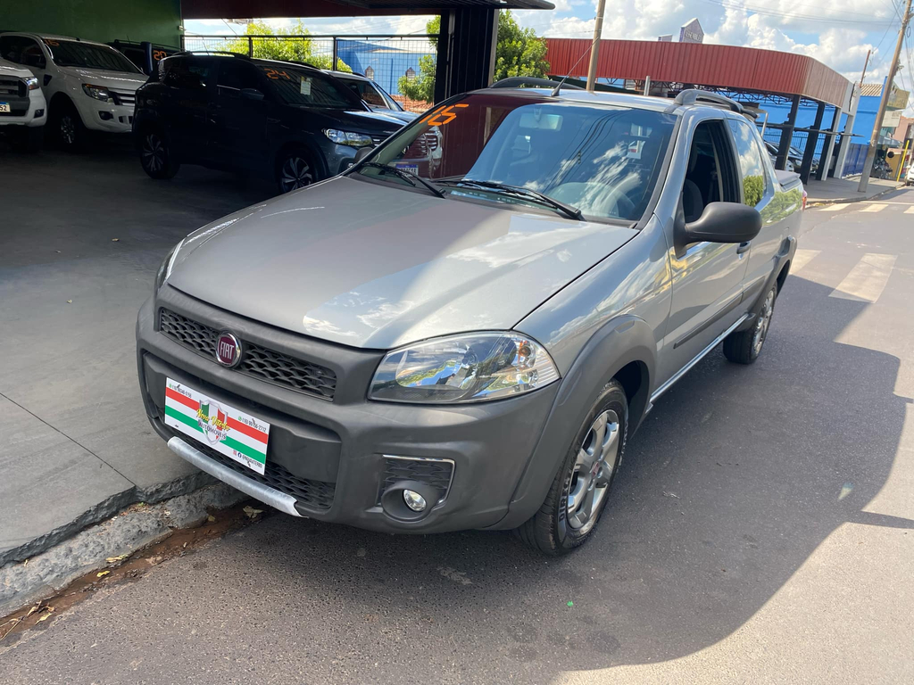 Fiat Strada Cinza