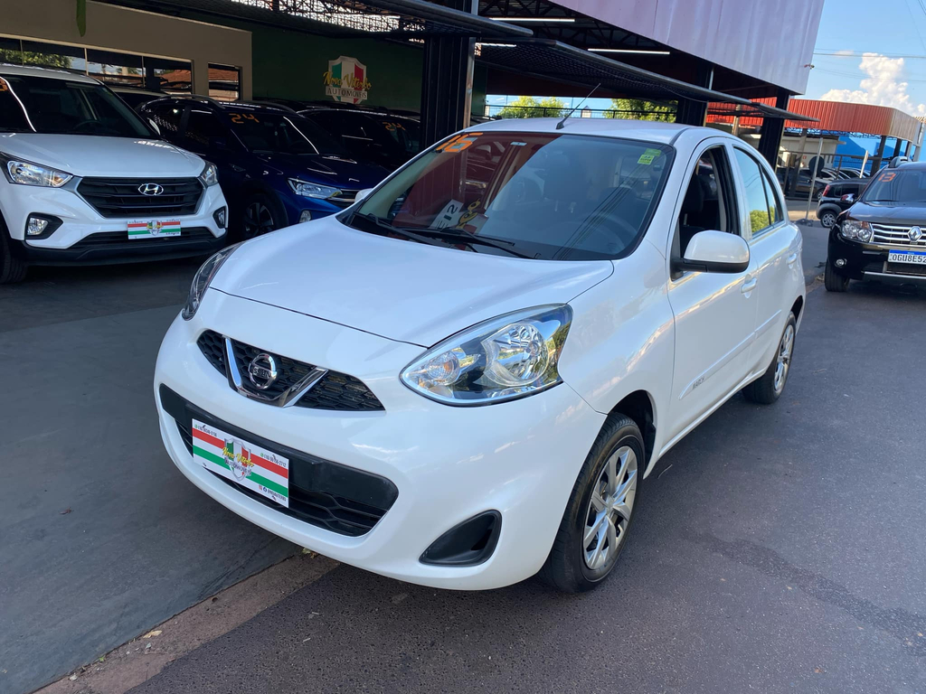 Nissan March Branco