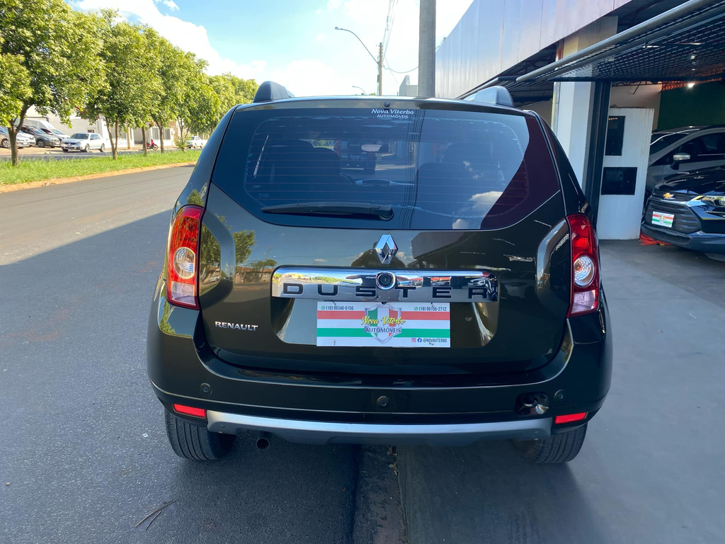 Renault Duster Verde