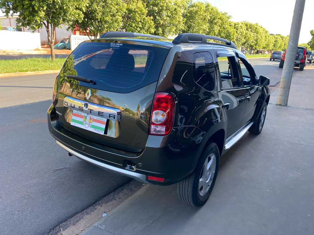 Renault Duster Verde