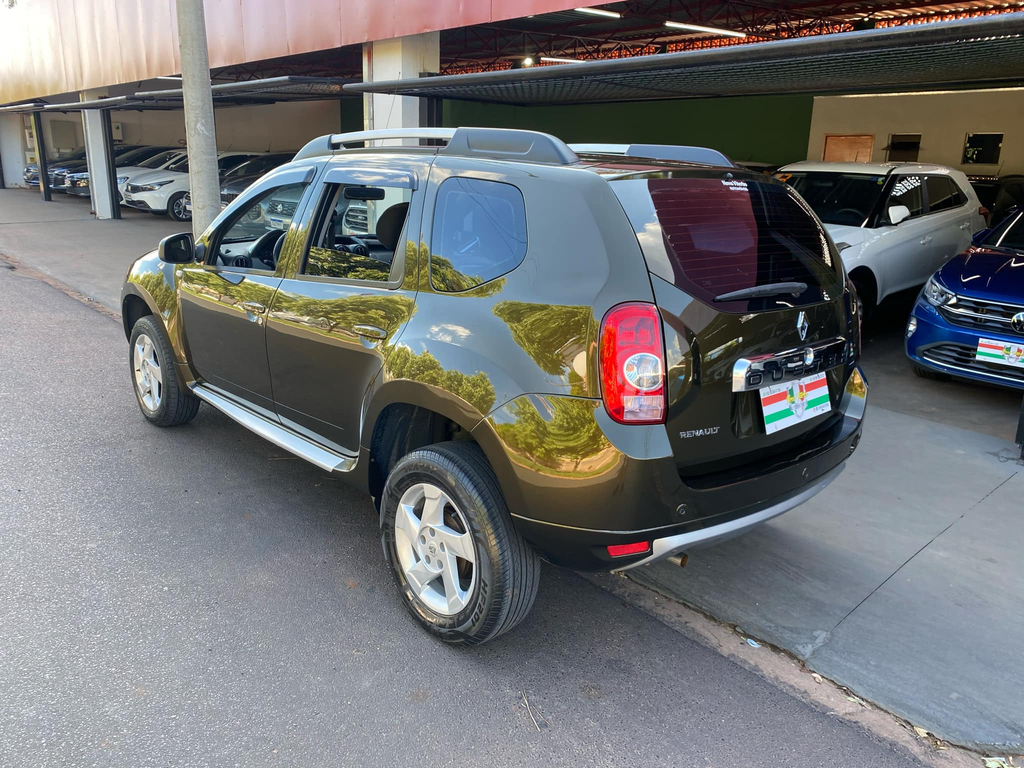 Renault Duster Verde