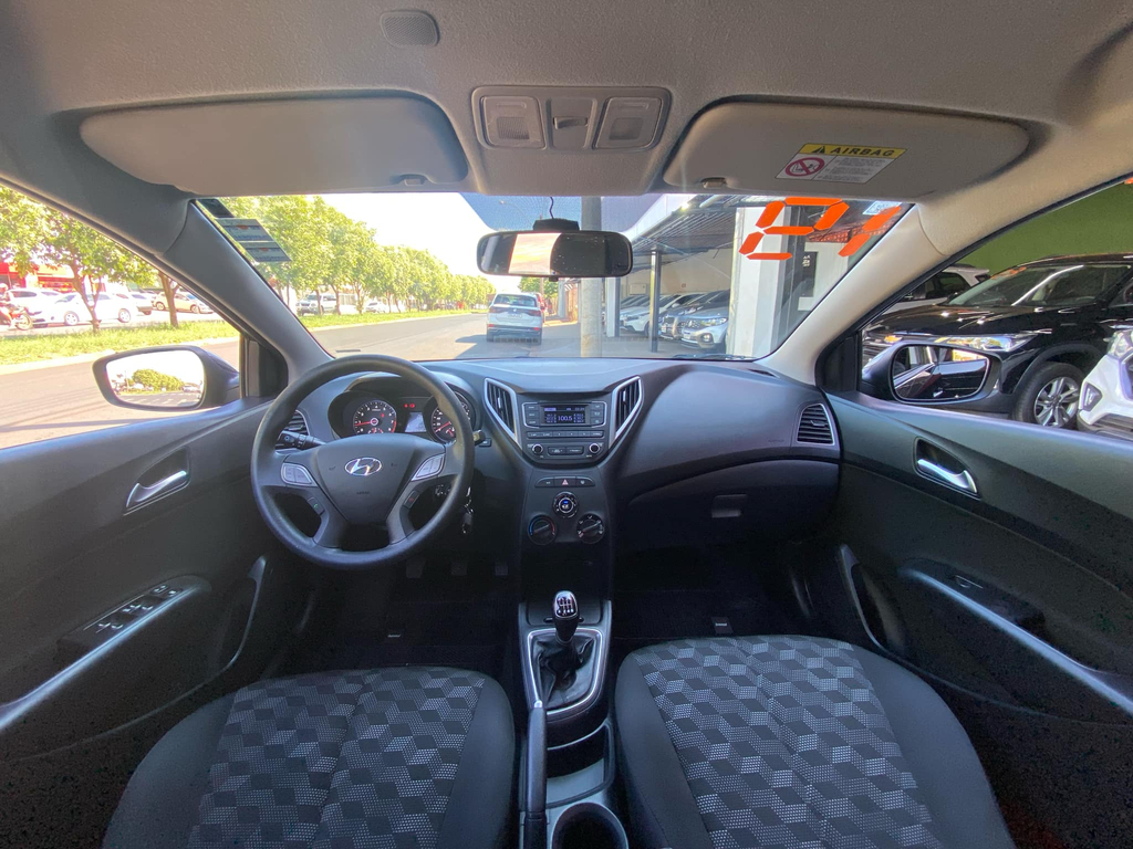 Hyundai HB20 Preto