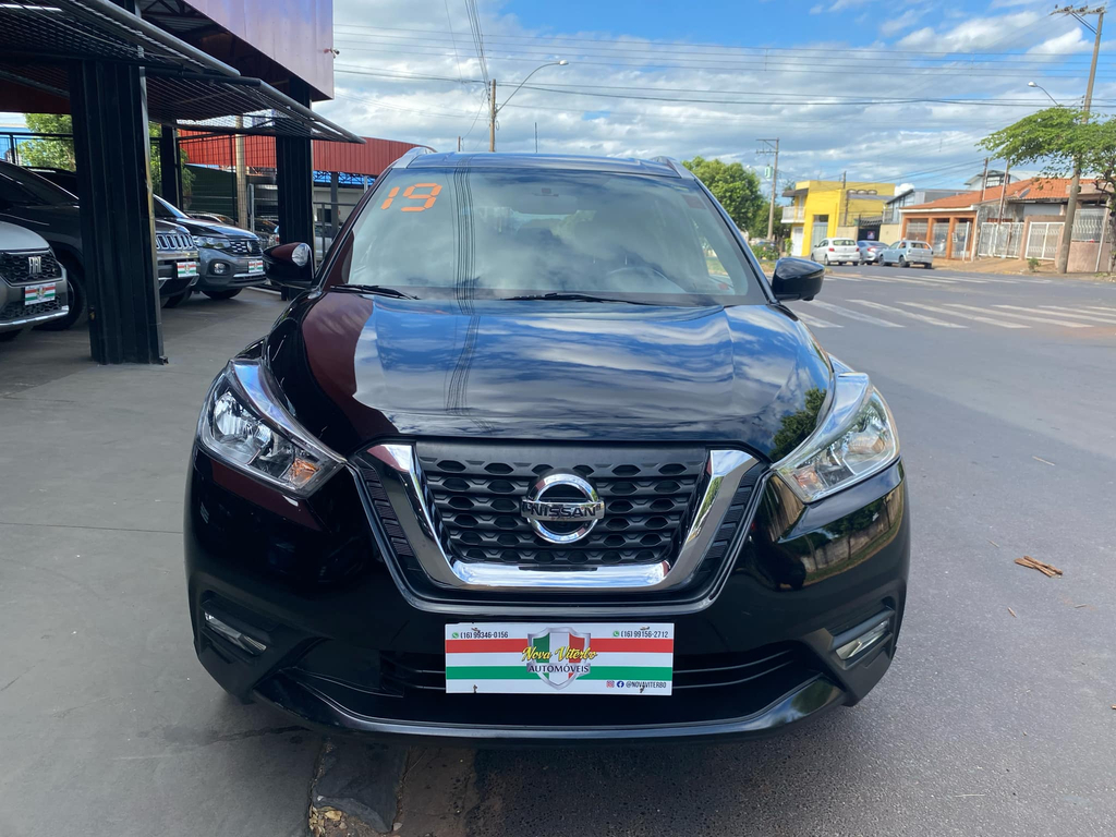Nissan Kicks Preto