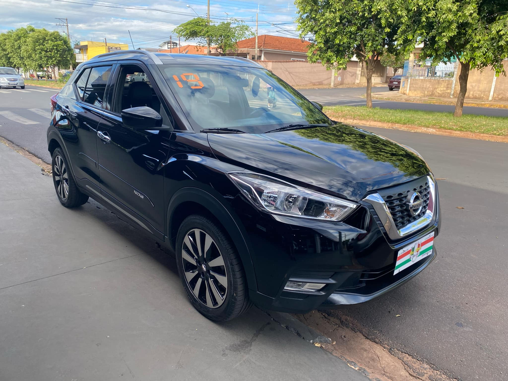 Nissan Kicks Preto