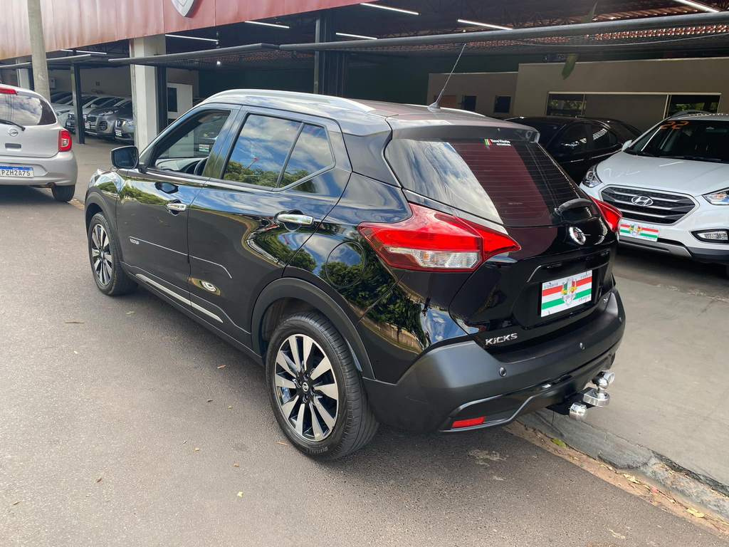 Nissan Kicks Preto