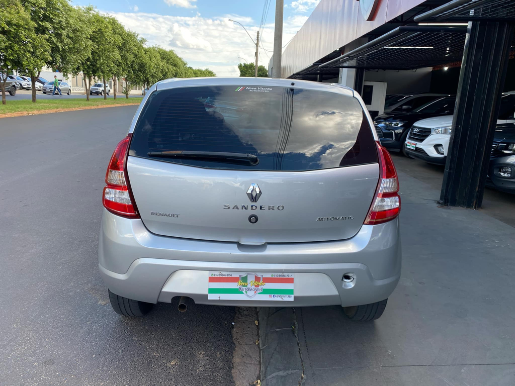 Renault Sandero Prata