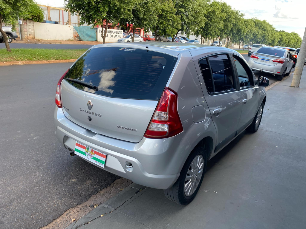 Renault Sandero Prata