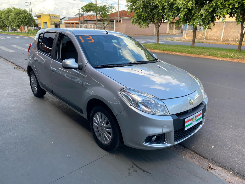 Renault Sandero Prata