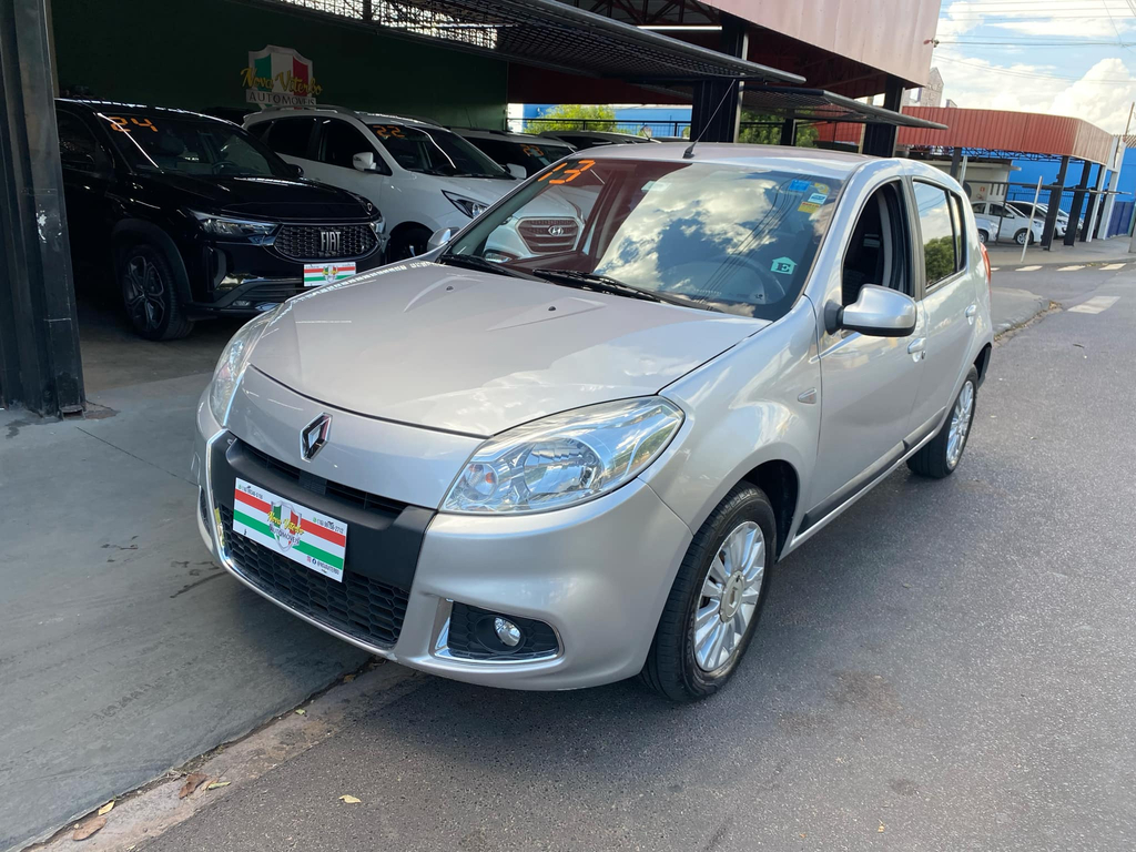 Renault Sandero Prata