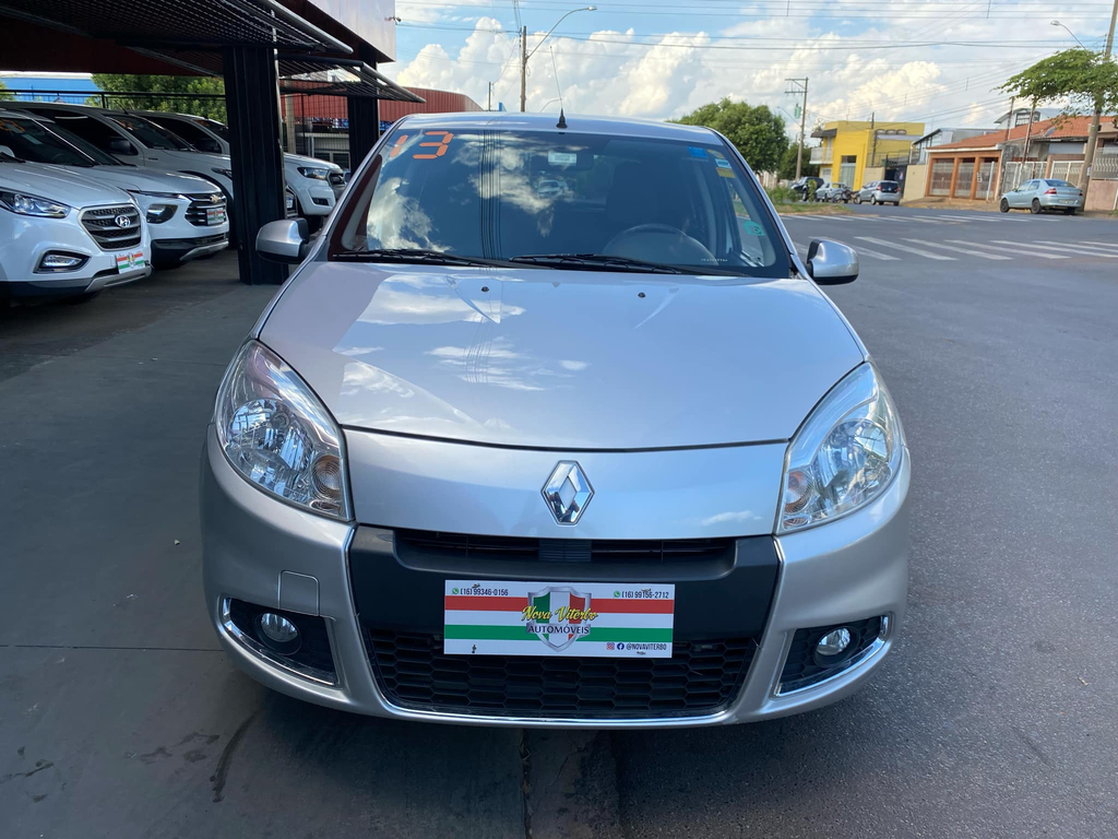 Renault Sandero Prata