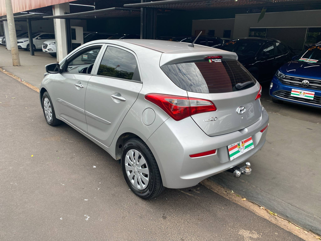 Hyundai HB20 Prata