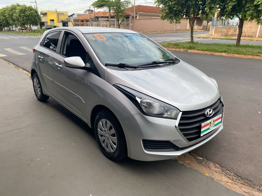 Hyundai HB20 Prata