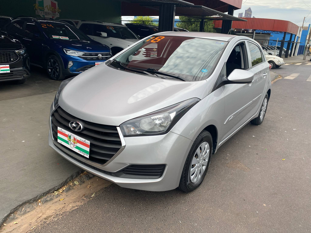 Hyundai HB20 Prata