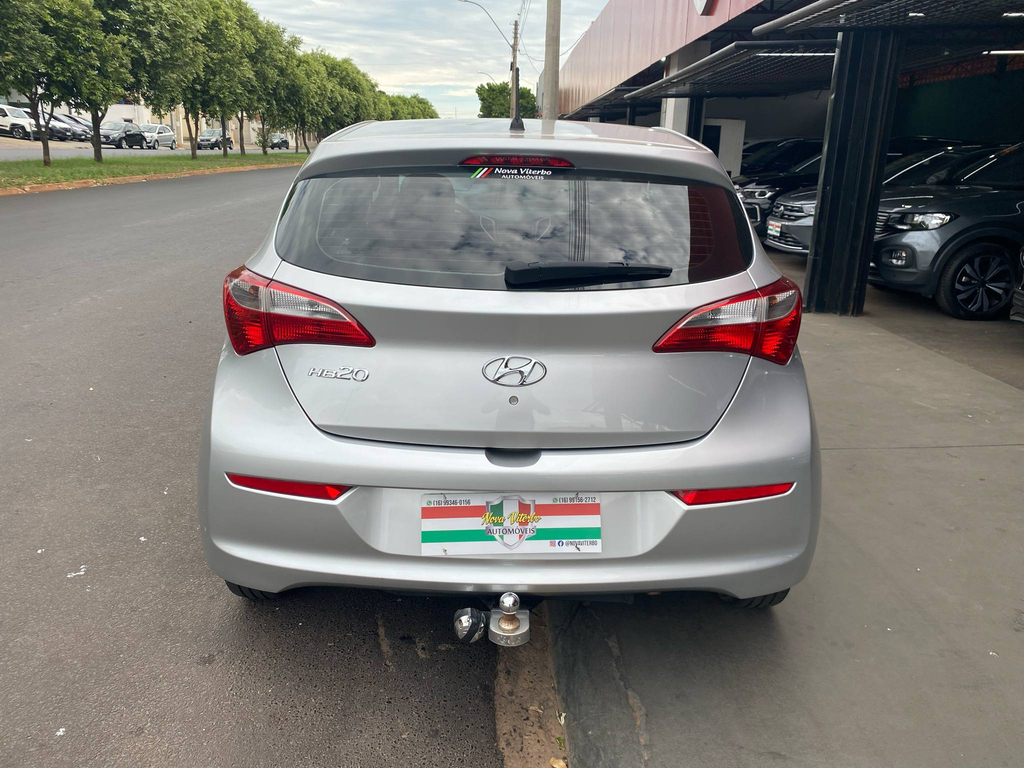 Hyundai HB20 Prata