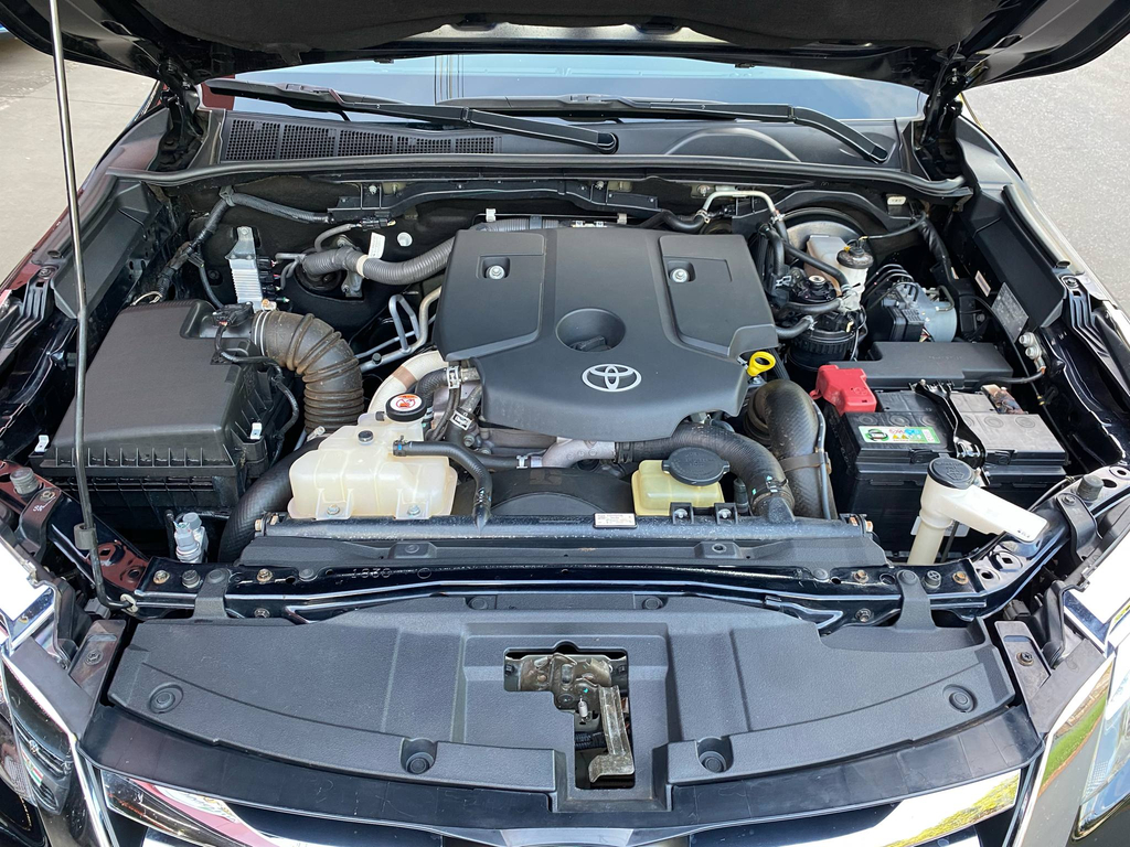 Toyota Hilux SW4 Preto