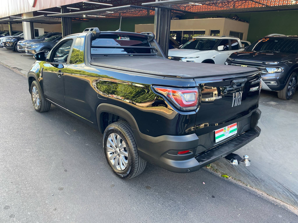 Fiat Strada Preto