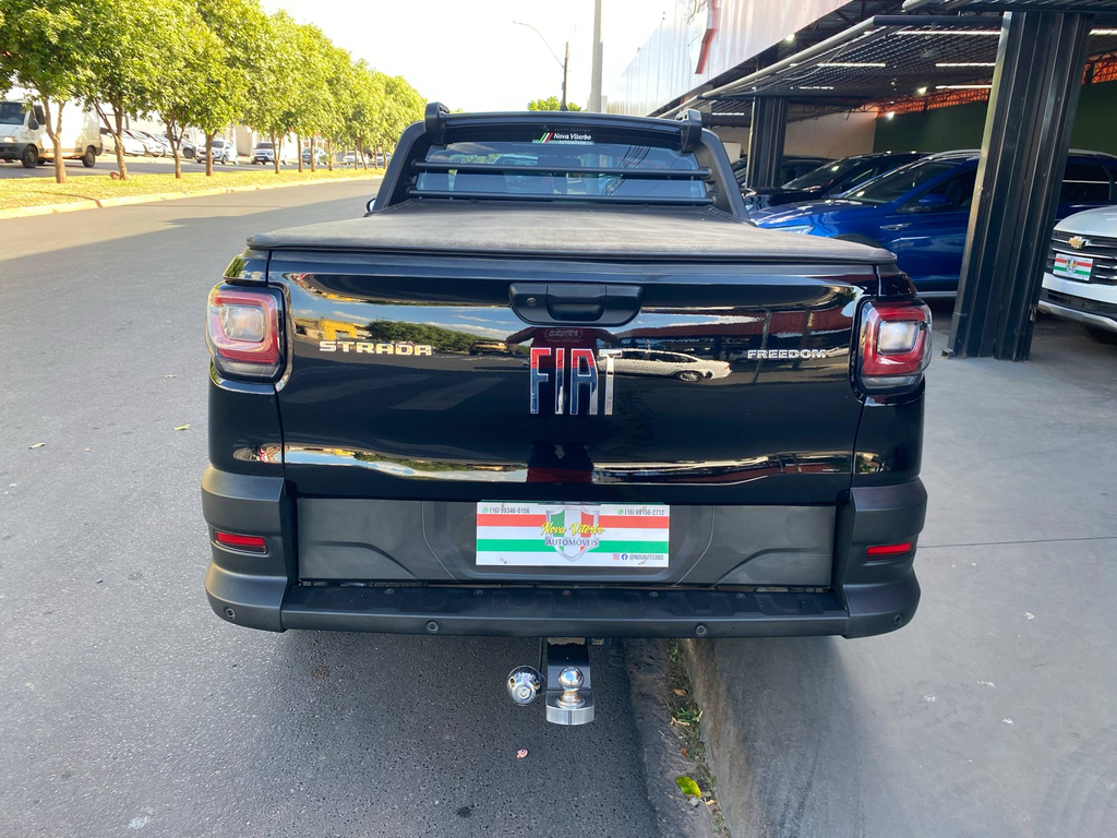 Fiat Strada Preto