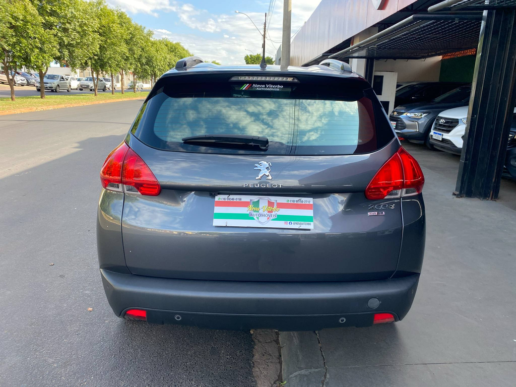 Peugeot 2008 Cinza