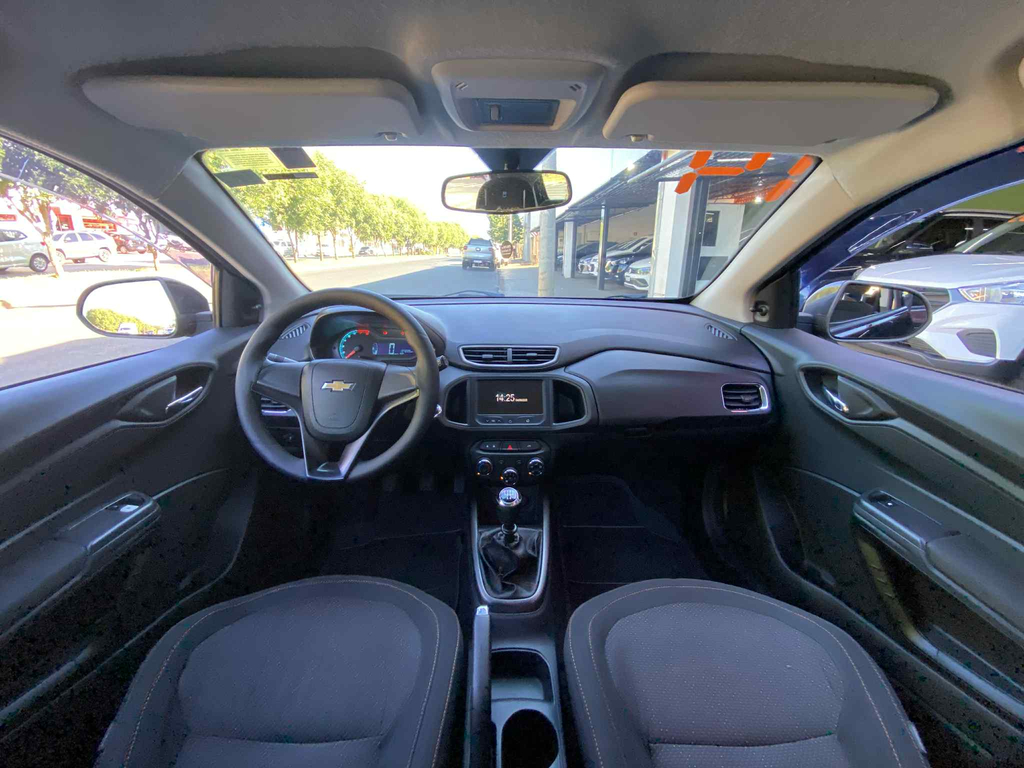 Chevrolet Onix Preto
