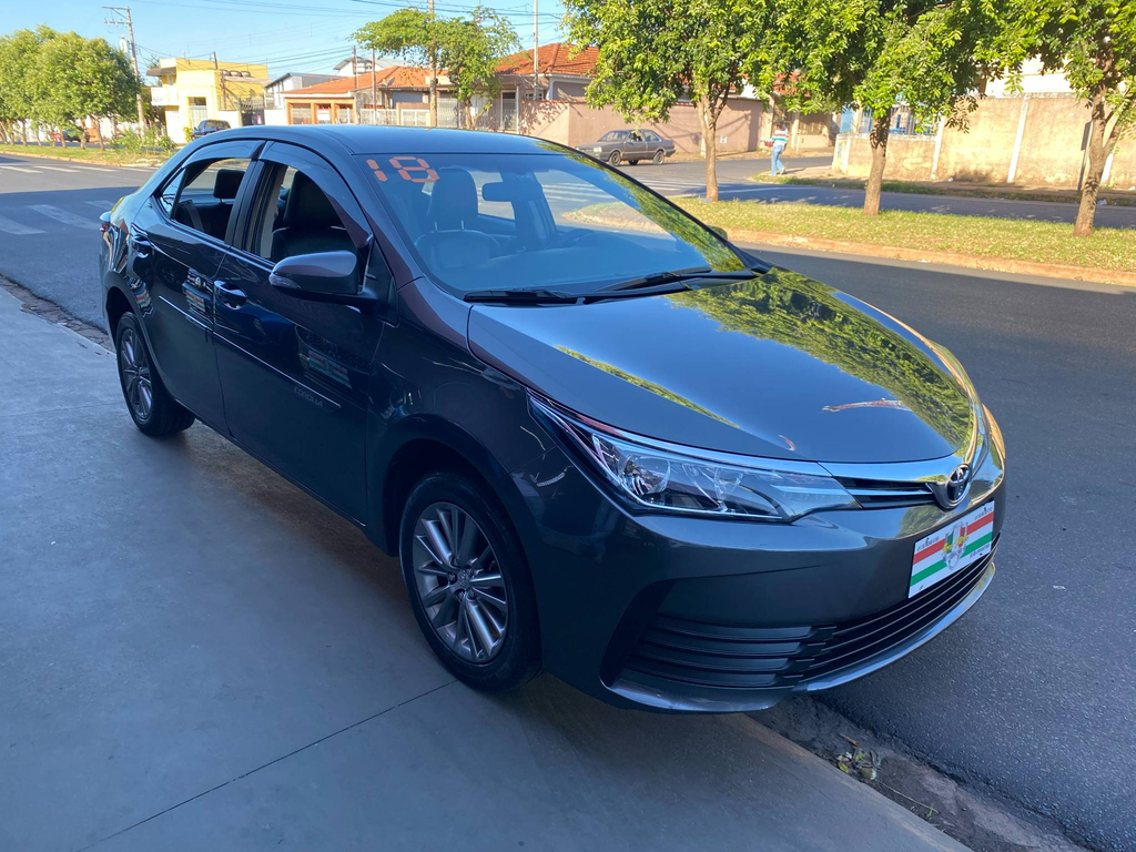 Toyota Corolla Cinza