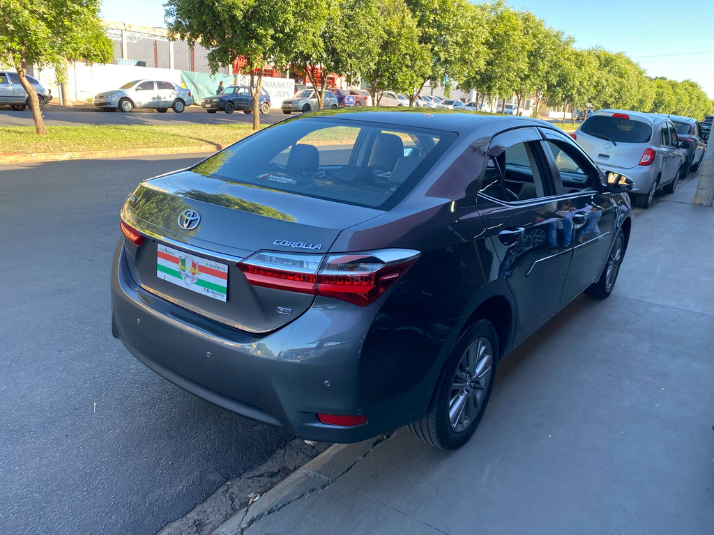 Toyota Corolla Cinza