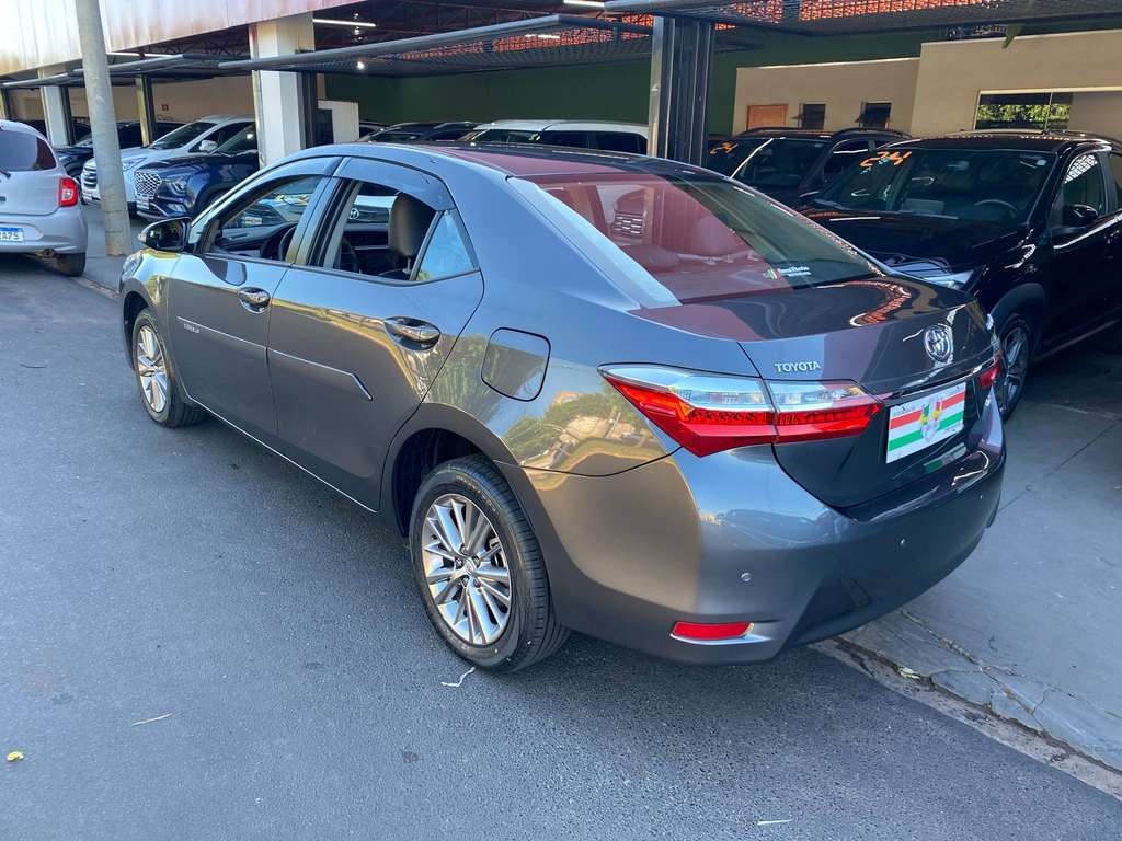 Toyota Corolla Cinza